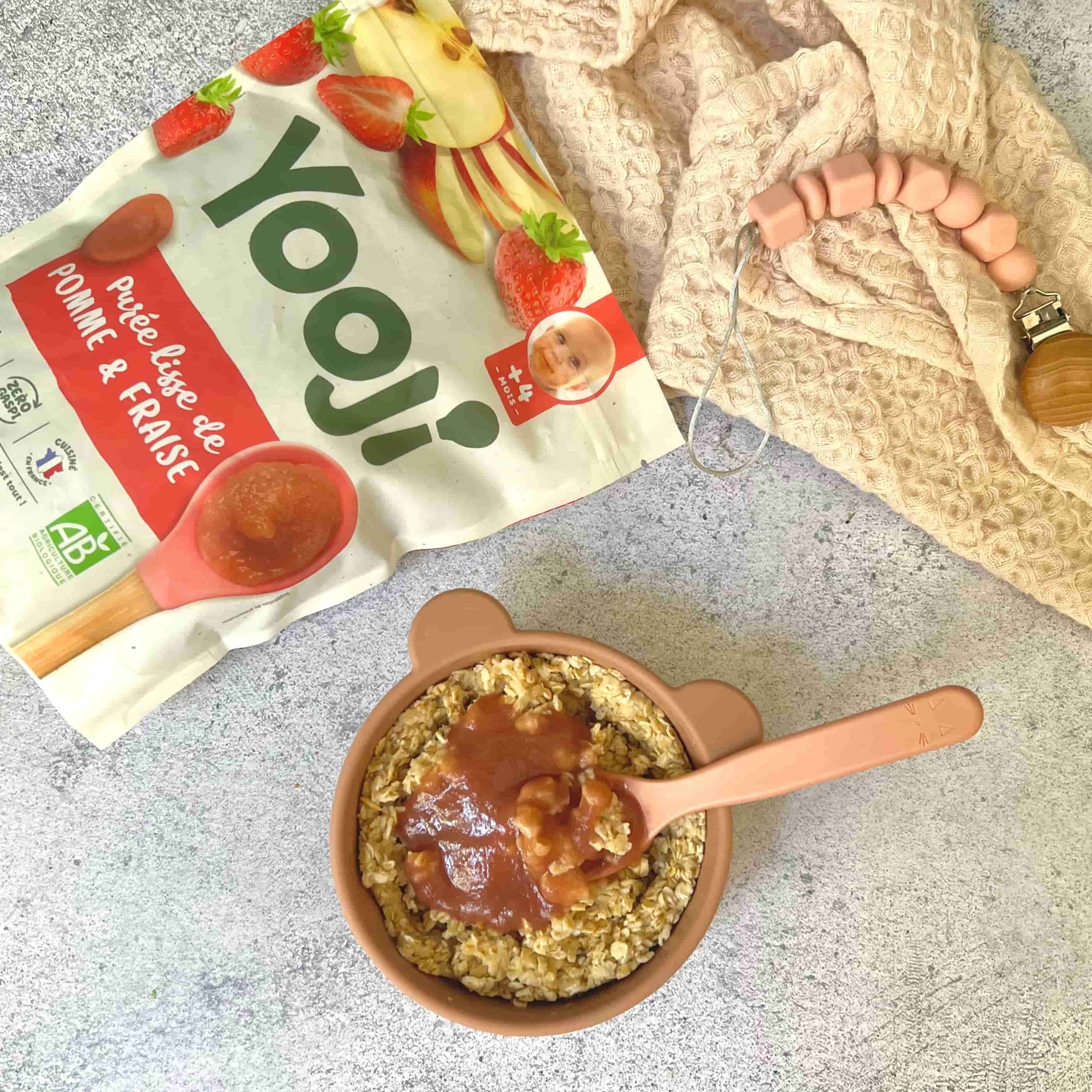 Porridge aux flocons d’avoine, pomme et fraise  
